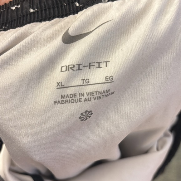 Nike Women's Black Running Shorts - Picture 4 of 4